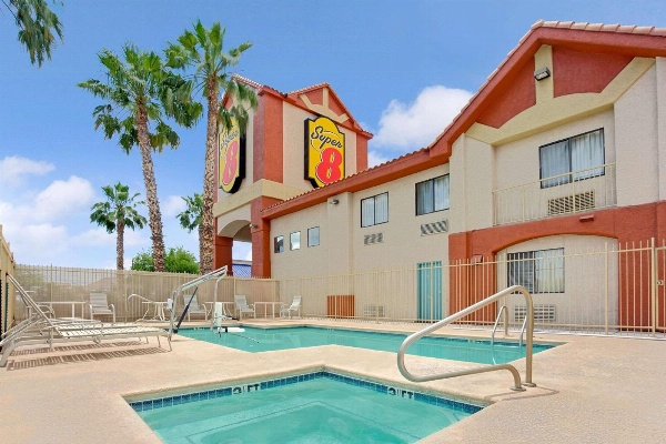 Super 8 by Wyndham Tucson/Grant Road Area AZ image 3